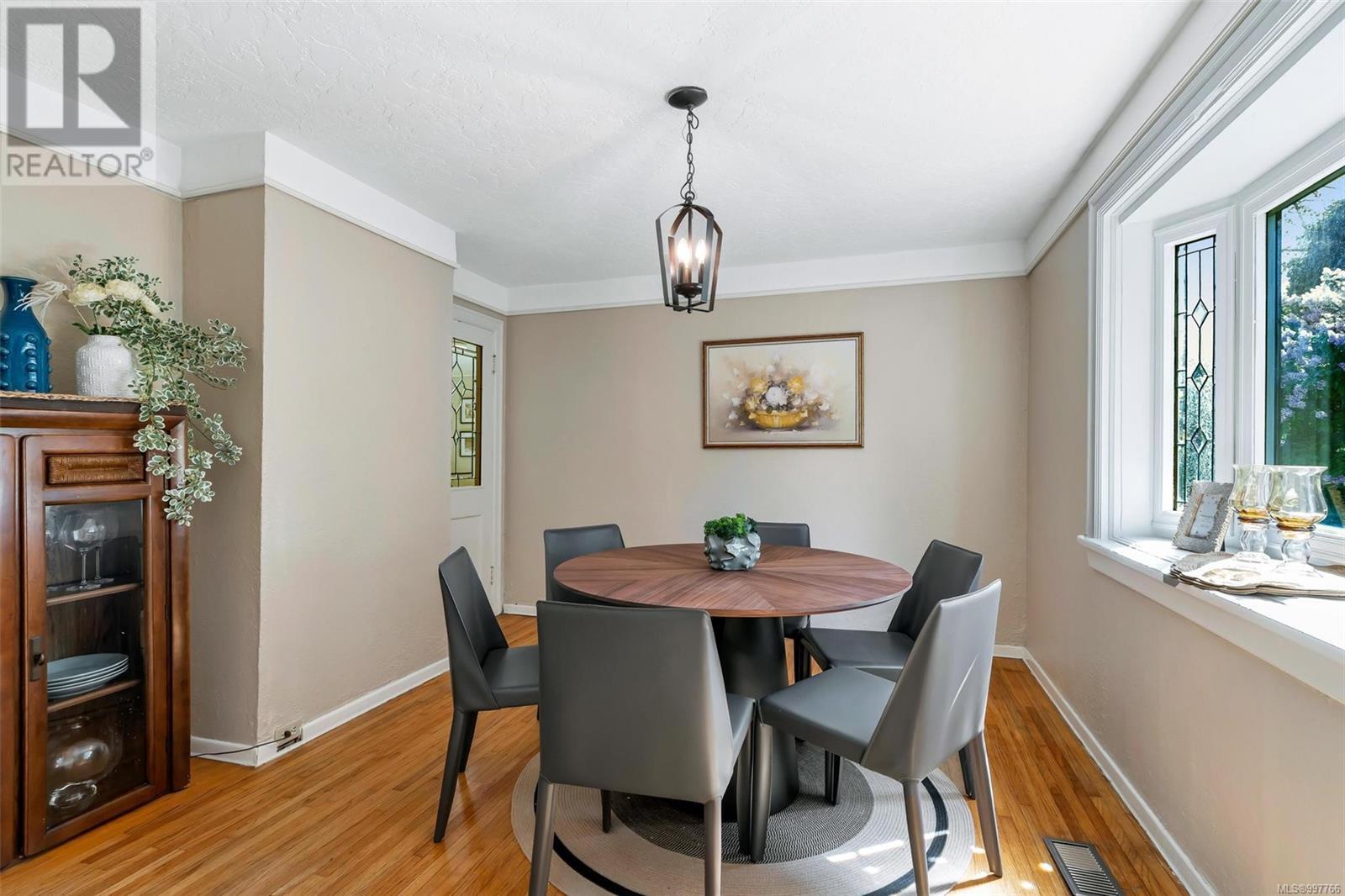 Photo 9 of 1498 Derby Rd, Saanich BC