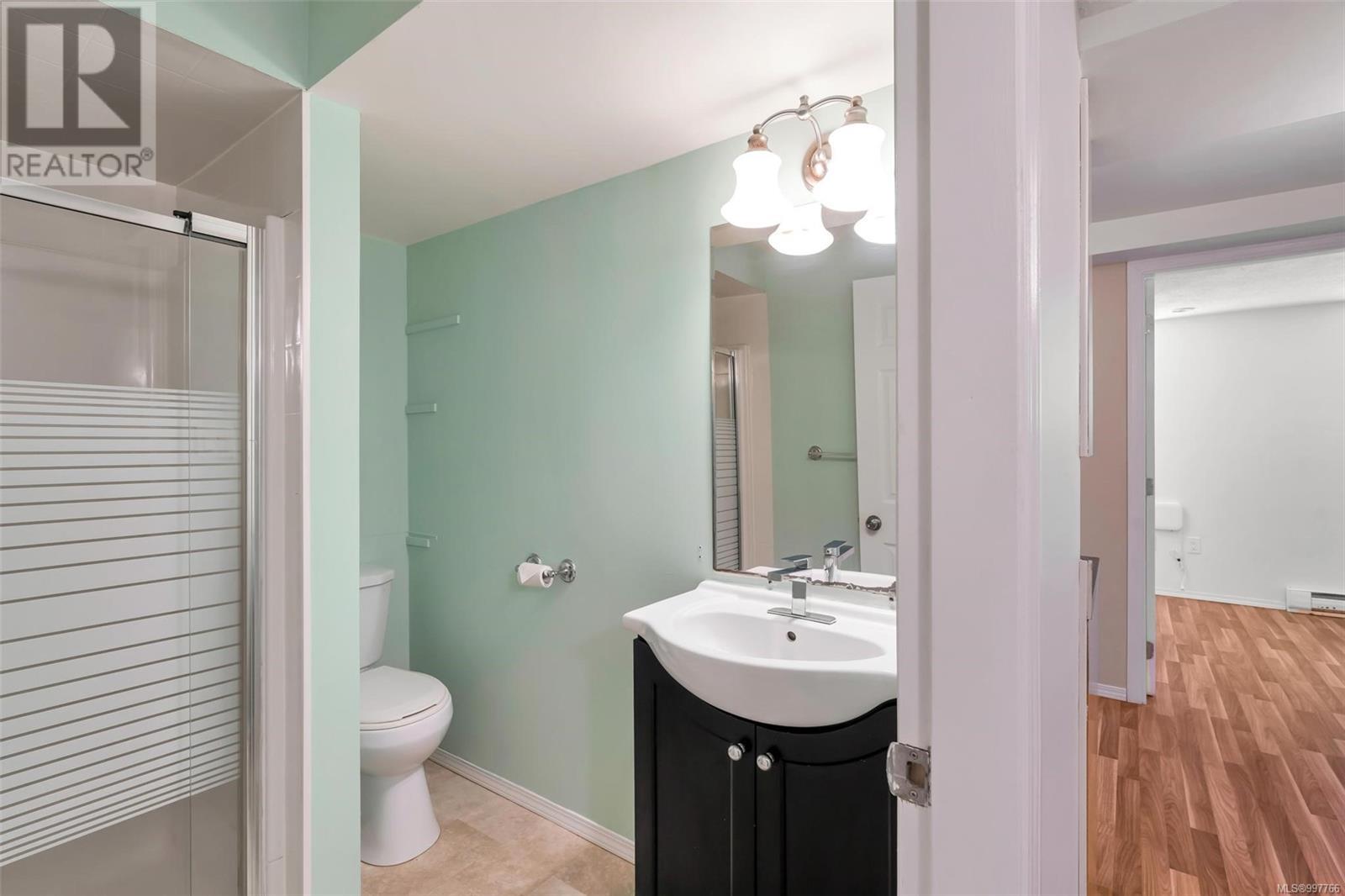 Photo 34 of 1498 Derby Rd, Saanich BC