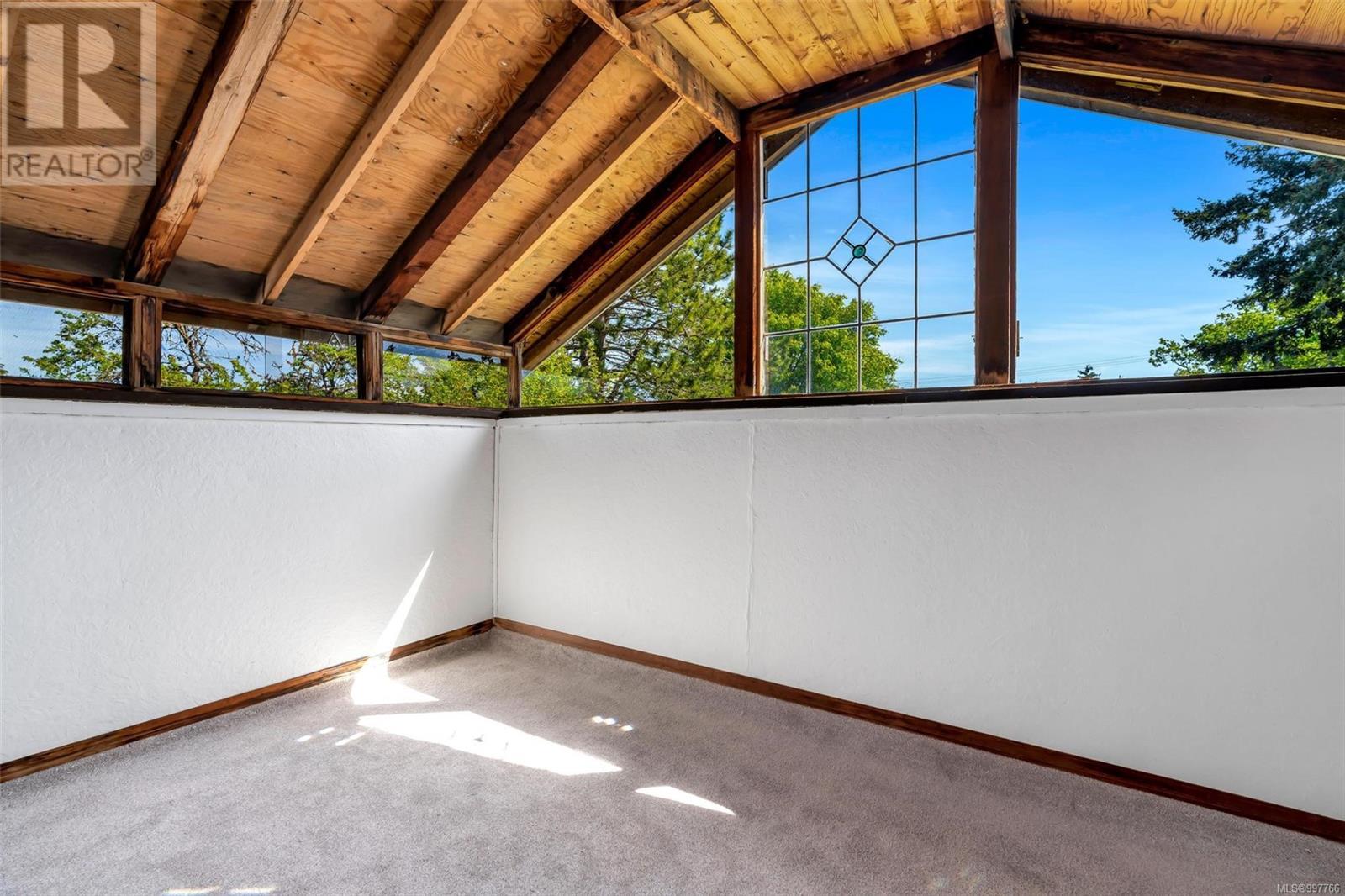 Photo 30 of 1498 Derby Rd, Saanich BC