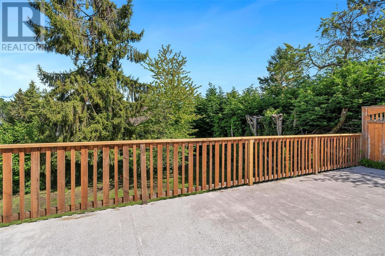 Photo 20 of 1498 Derby Rd, Saanich BC