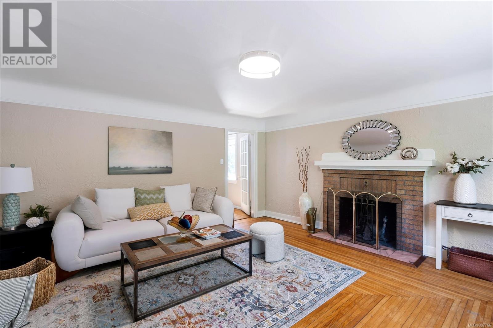 Photo 6 of 1498 Derby Rd, Saanich BC