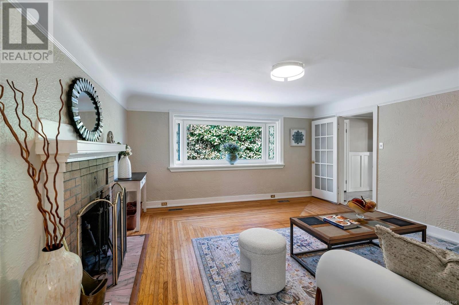 Photo 8 of 1498 Derby Rd, Saanich BC