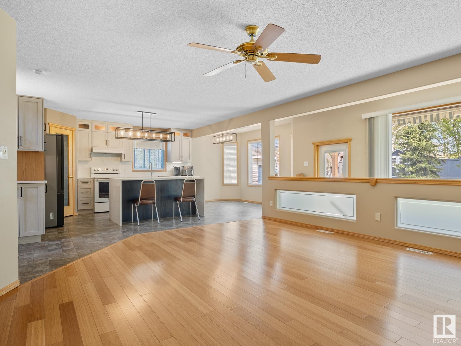 10414 182A AV NW, Edmonton