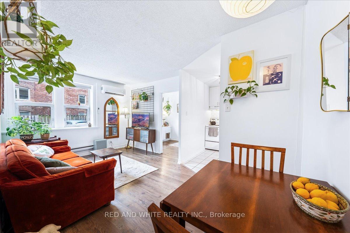 Photo 15 of 103 114 Vaughan Road, Toronto ON