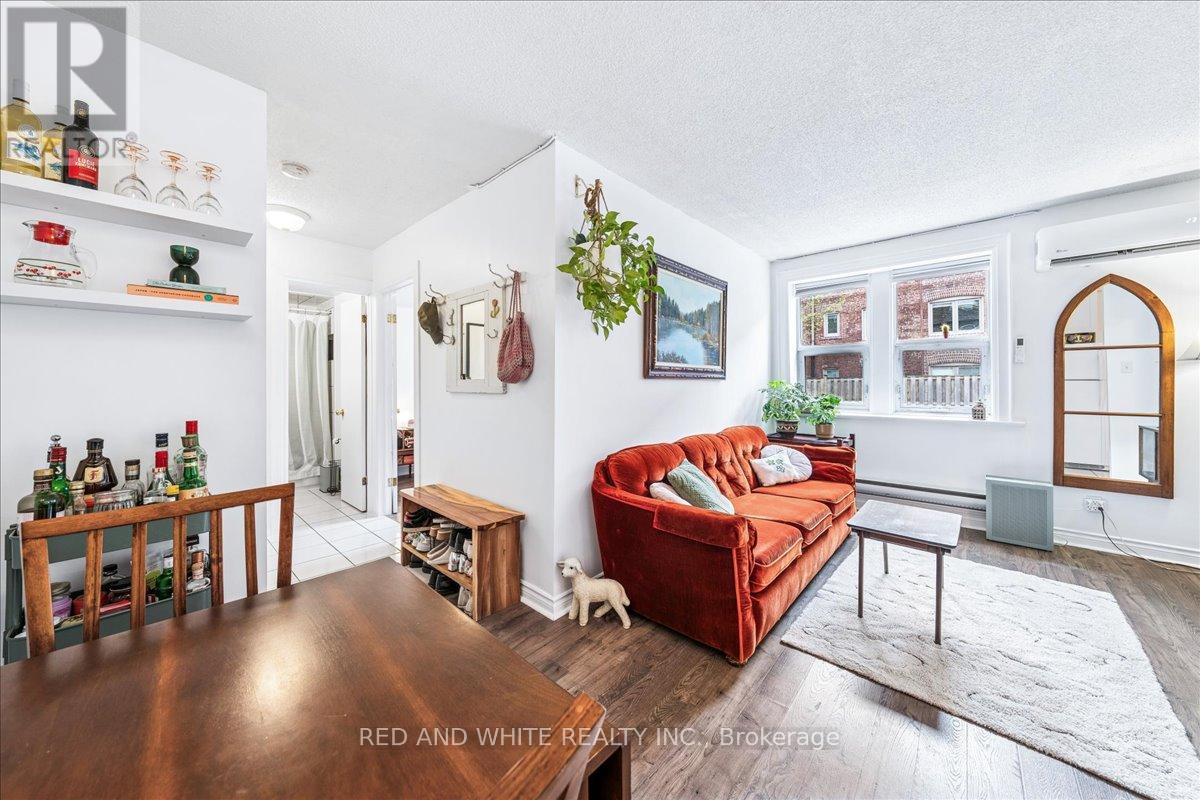 Photo 16 of 103 114 Vaughan Road, Toronto ON