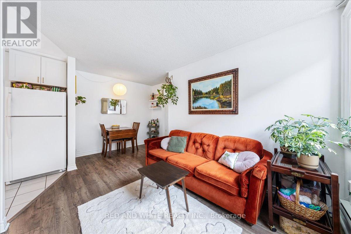 Photo 19 of 103 114 Vaughan Road, Toronto ON