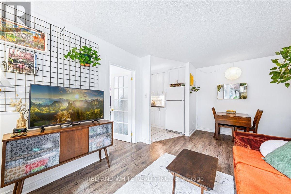 Photo 21 of 103 114 Vaughan Road, Toronto ON