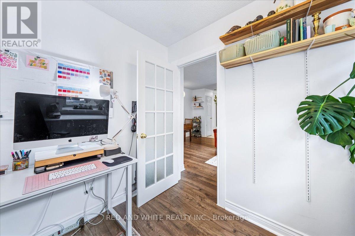 Photo 33 of 103 114 Vaughan Road, Toronto ON