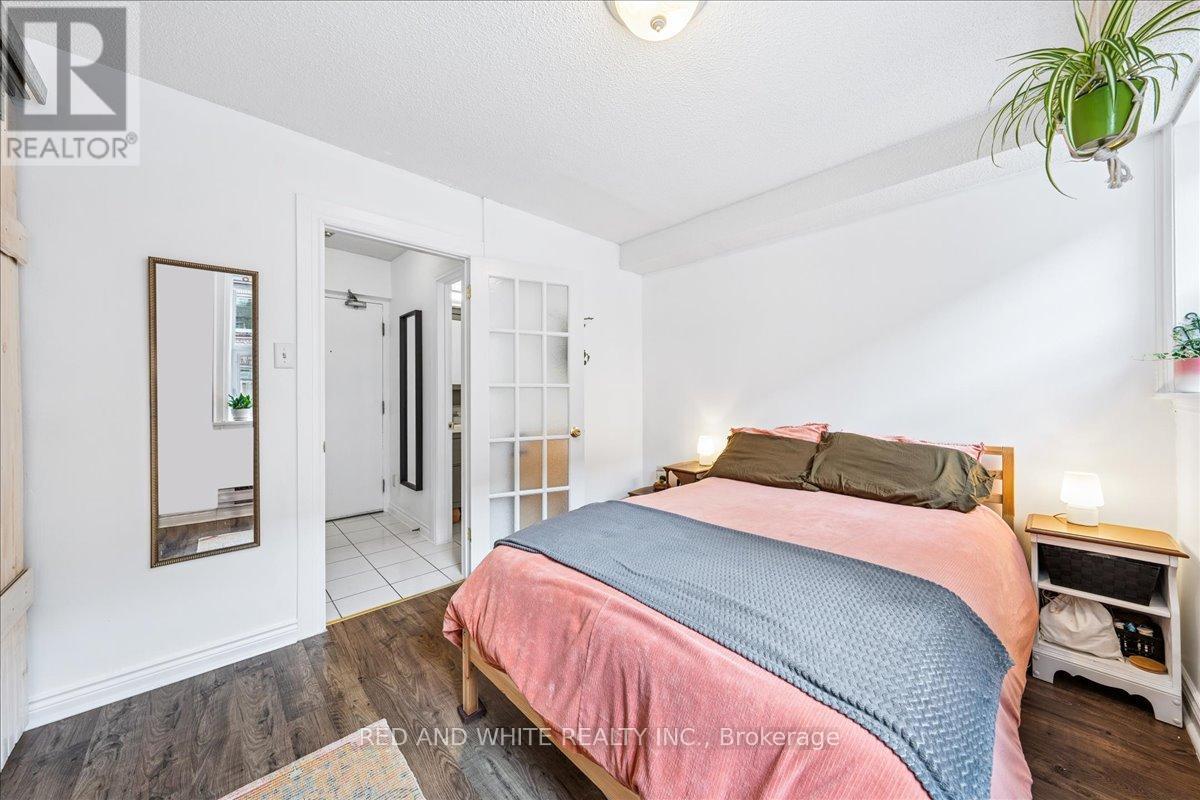 Photo 8 of 103 114 Vaughan Road, Toronto ON
