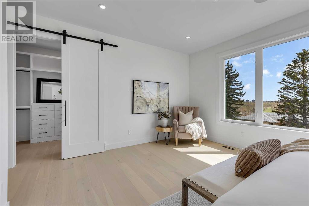 Single Family House for Sale in  Collingwood Place NW Collingwood Calgary 