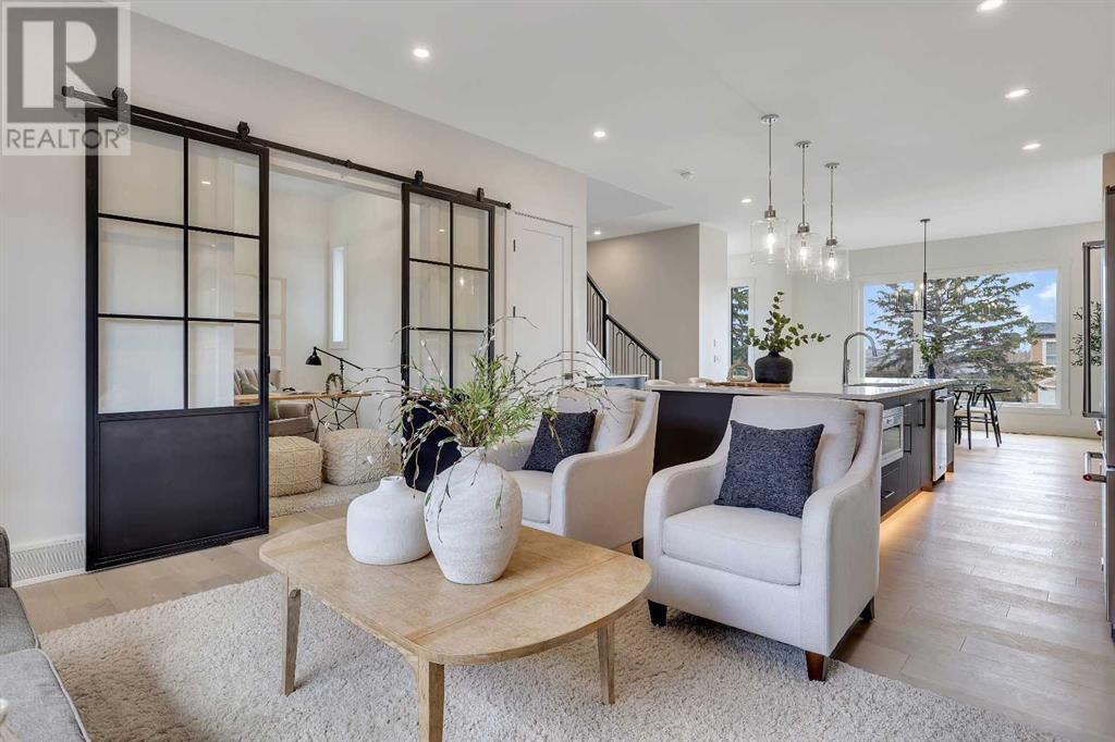 Single Family House for Sale in  Collingwood Place NW Collingwood Calgary 