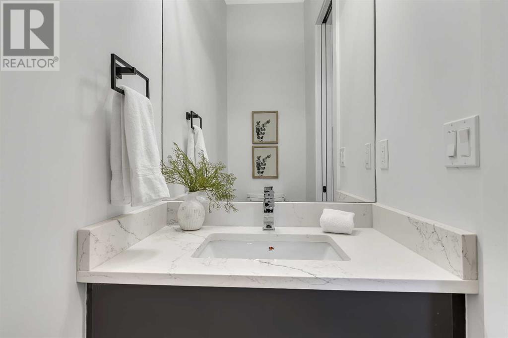 Single Family House for Sale in  Collingwood Place NW Collingwood Calgary 