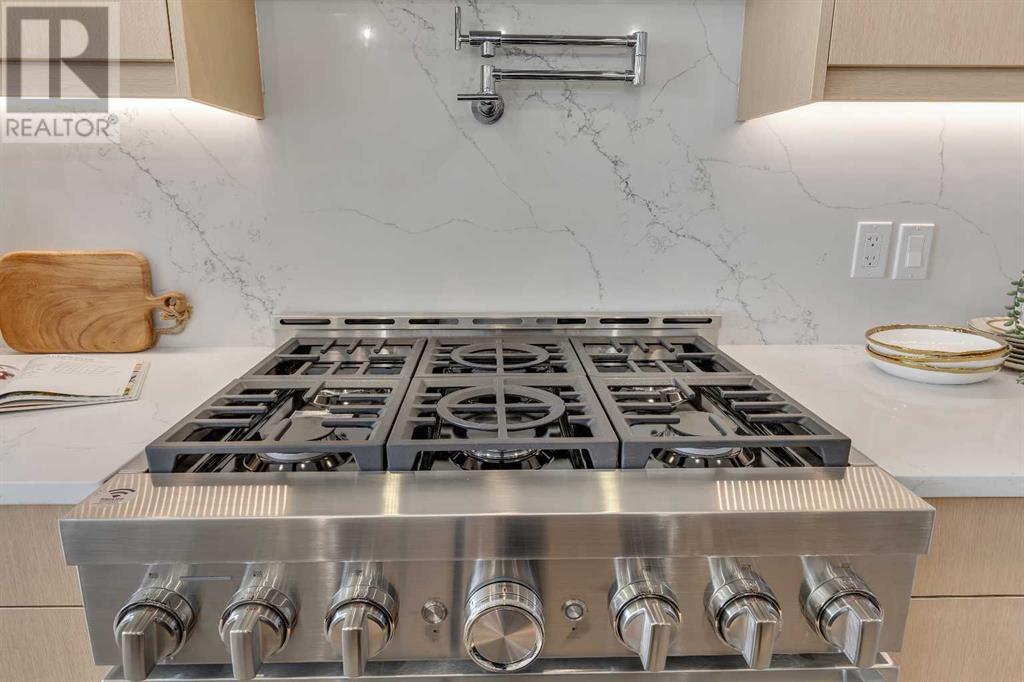 Single Family House for Sale in  Collingwood Place NW Collingwood Calgary 