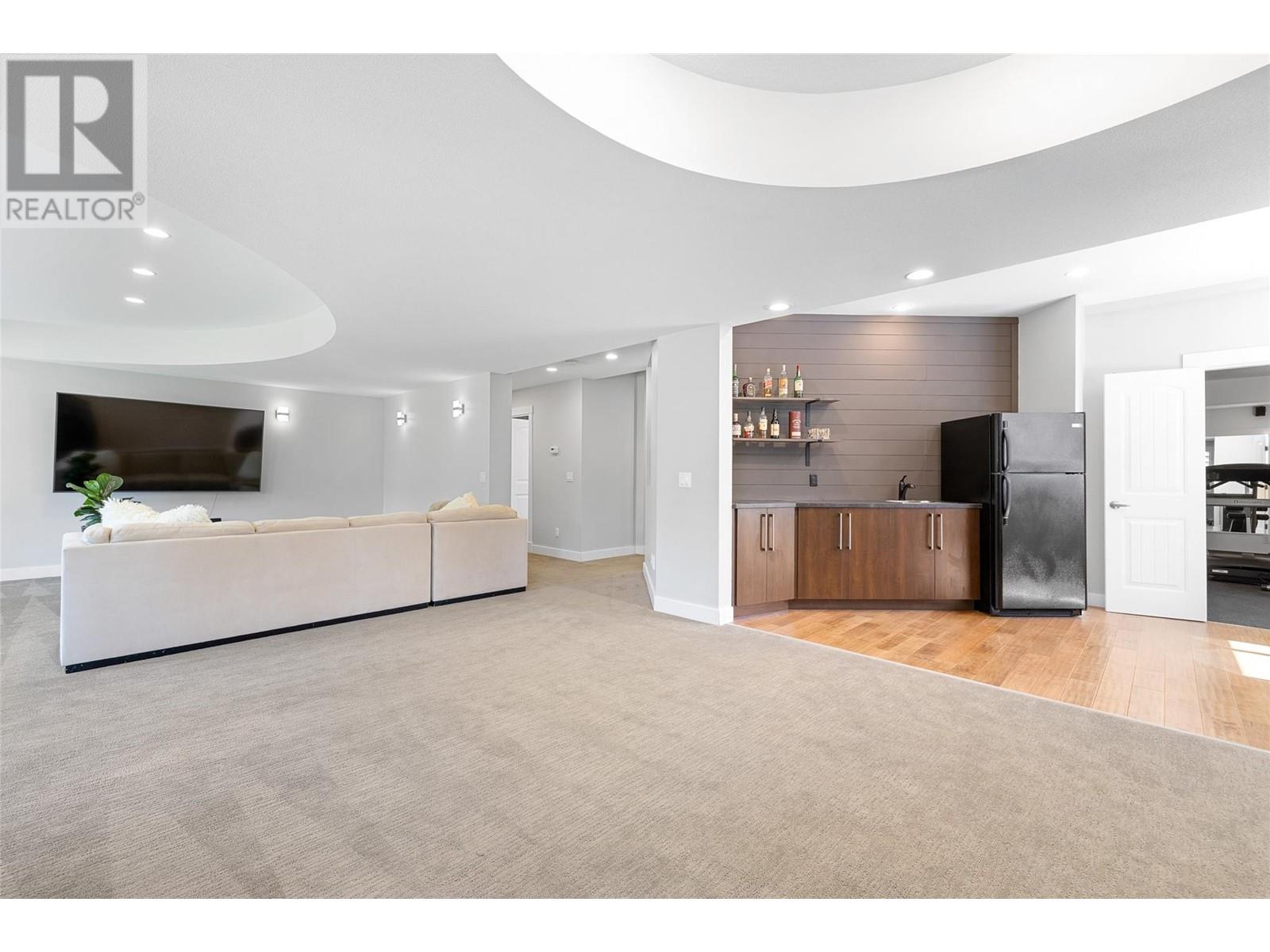  1185 Peak Point Drive, West Kelowna