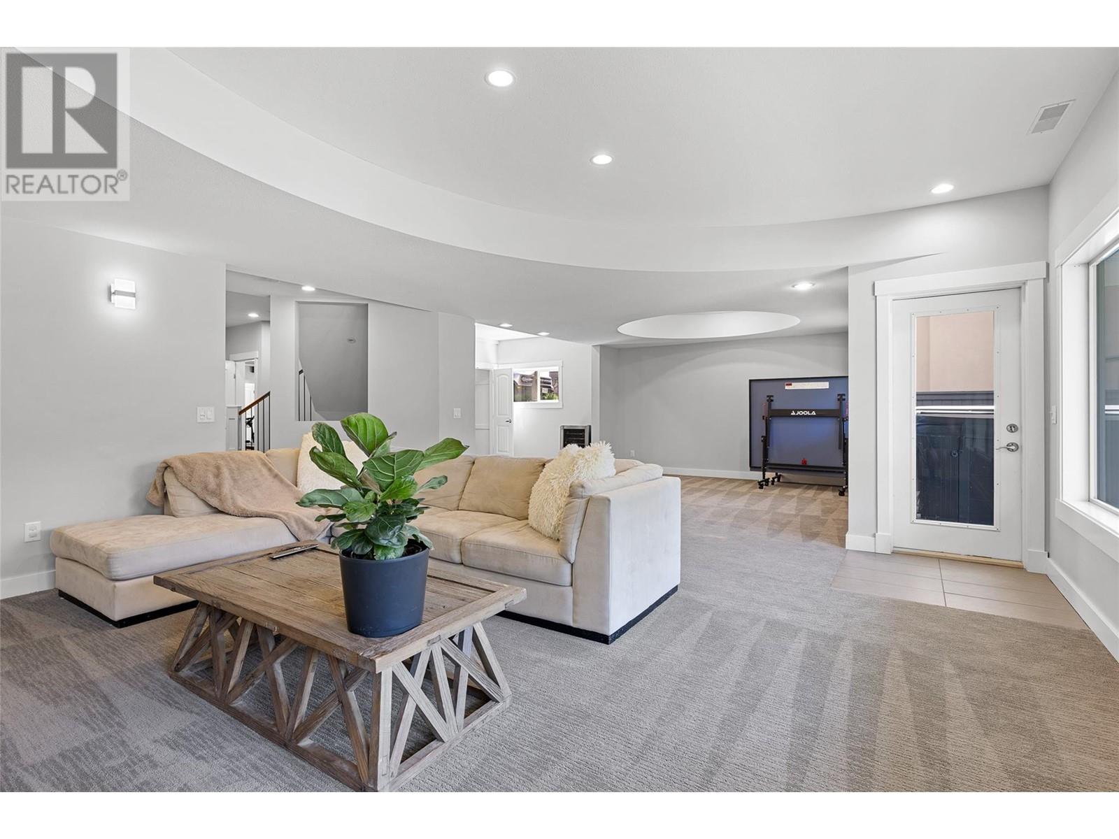  1185 Peak Point Drive, West Kelowna