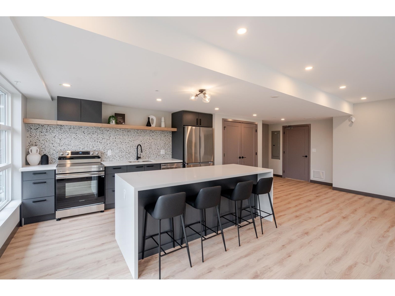 206 33920 BEST AVENUE, Mission
