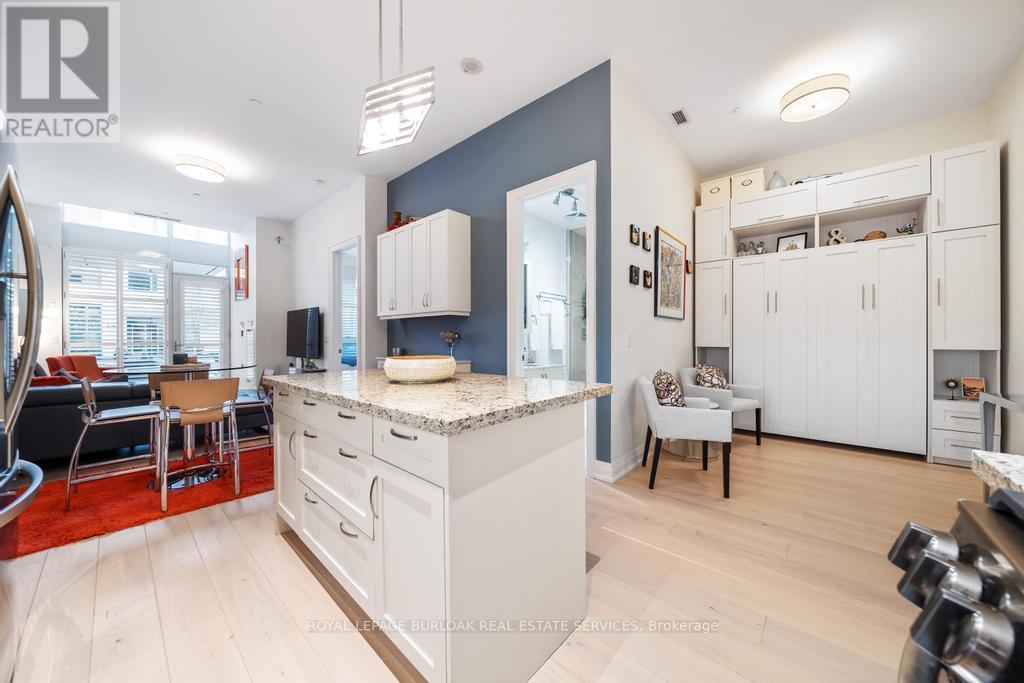 Photo 10 of 103 11 Bronte Road, Oakville ON
