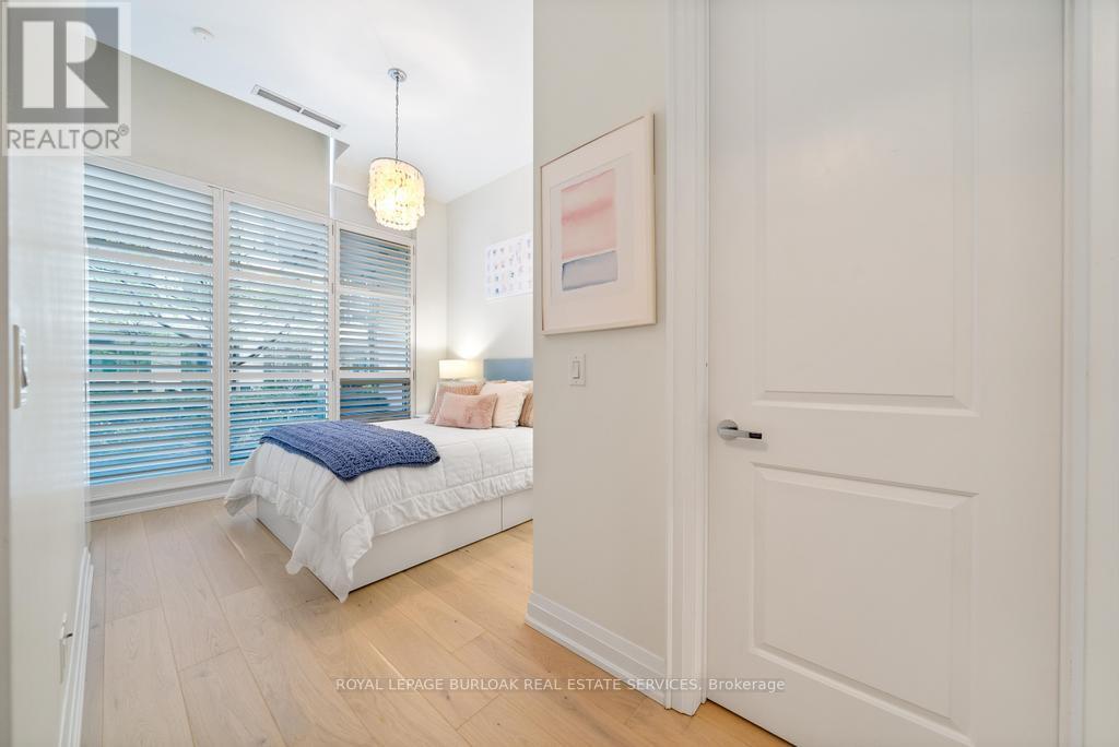 Photo 19 of 103 11 Bronte Road, Oakville ON