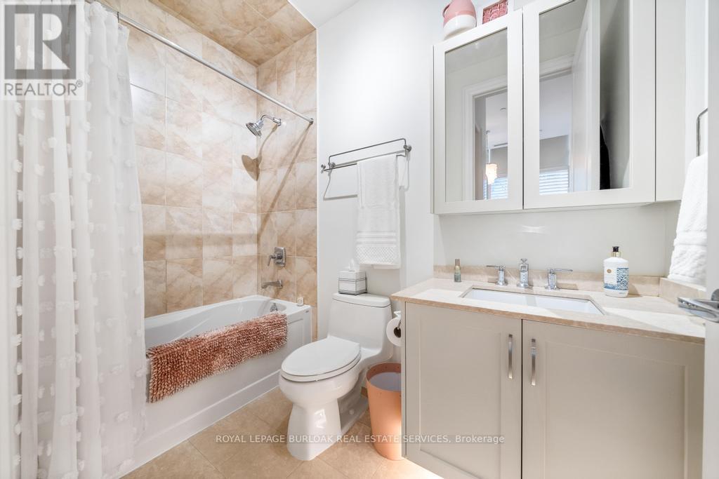Photo 23 of 103 11 Bronte Road, Oakville ON