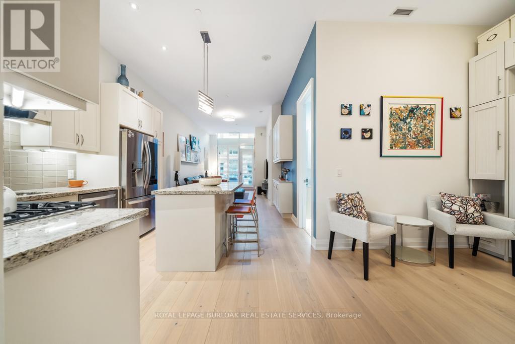 Photo 6 of 103 11 Bronte Road, Oakville ON
