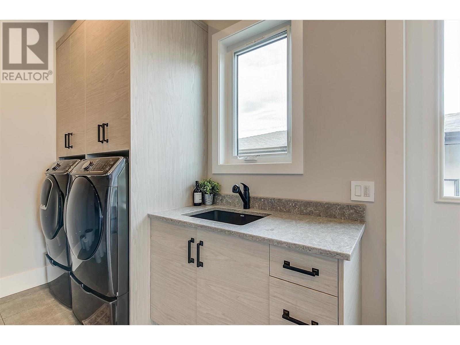 1612 Vincent Place, Kelowna