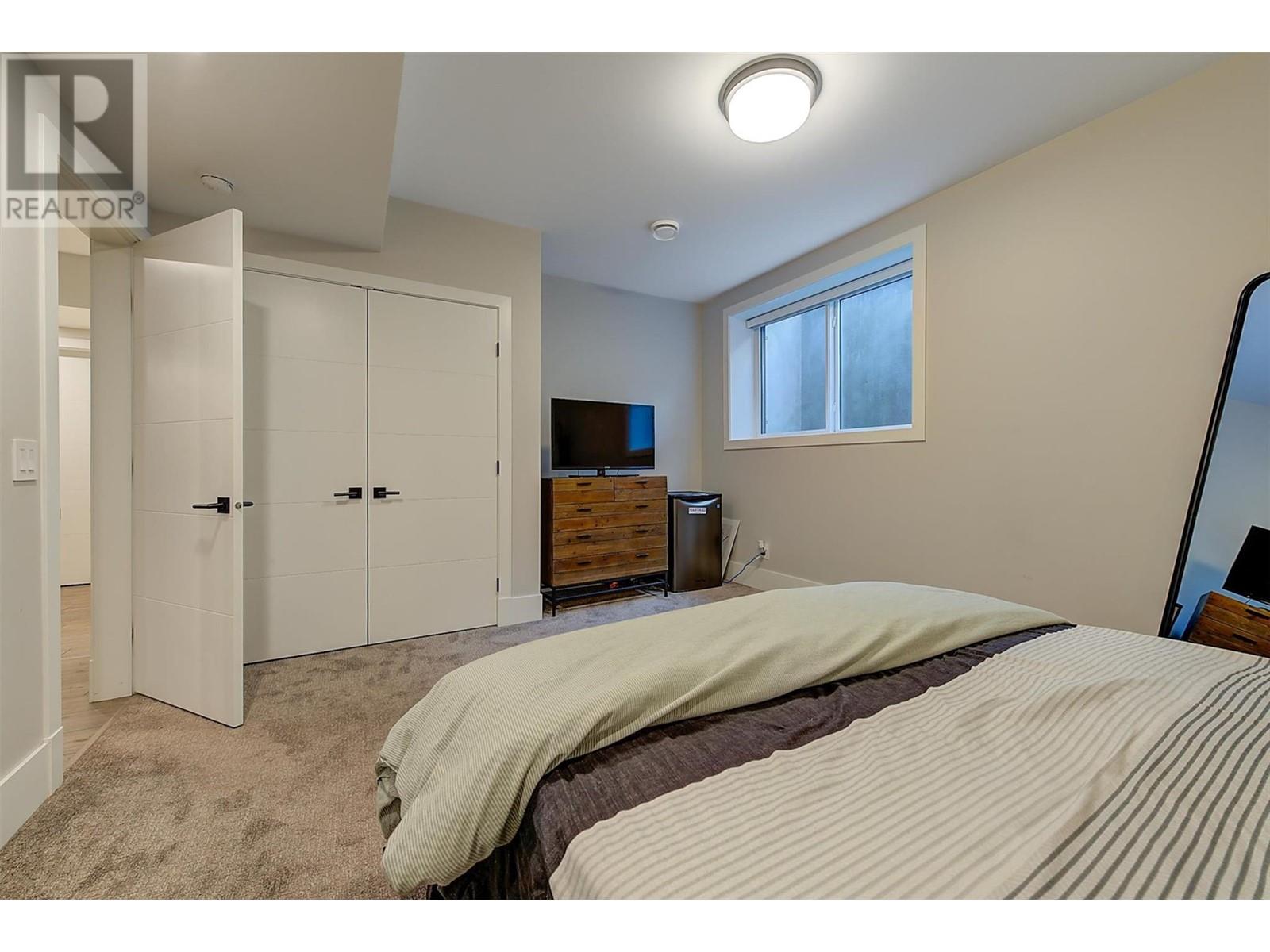 1612 Vincent Place, Kelowna