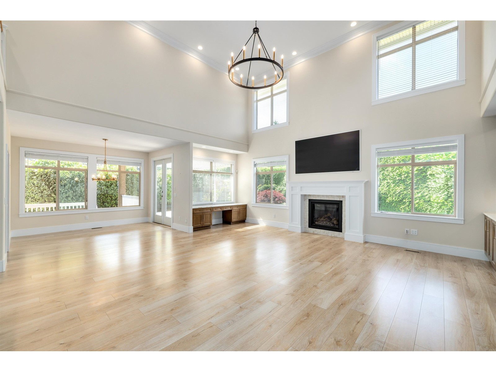 Photo 9 of 2323 133 Street, Surrey BC