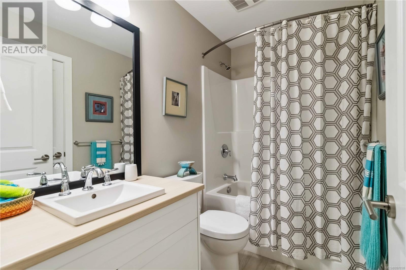 113 1064 Gala Court, Langford