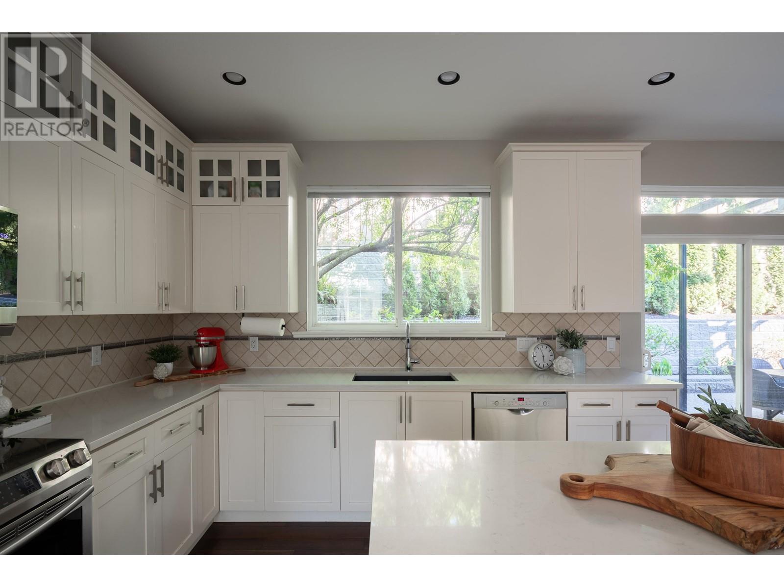 2366 SUNNYSIDE ROAD, Anmore real estate listing R3000095