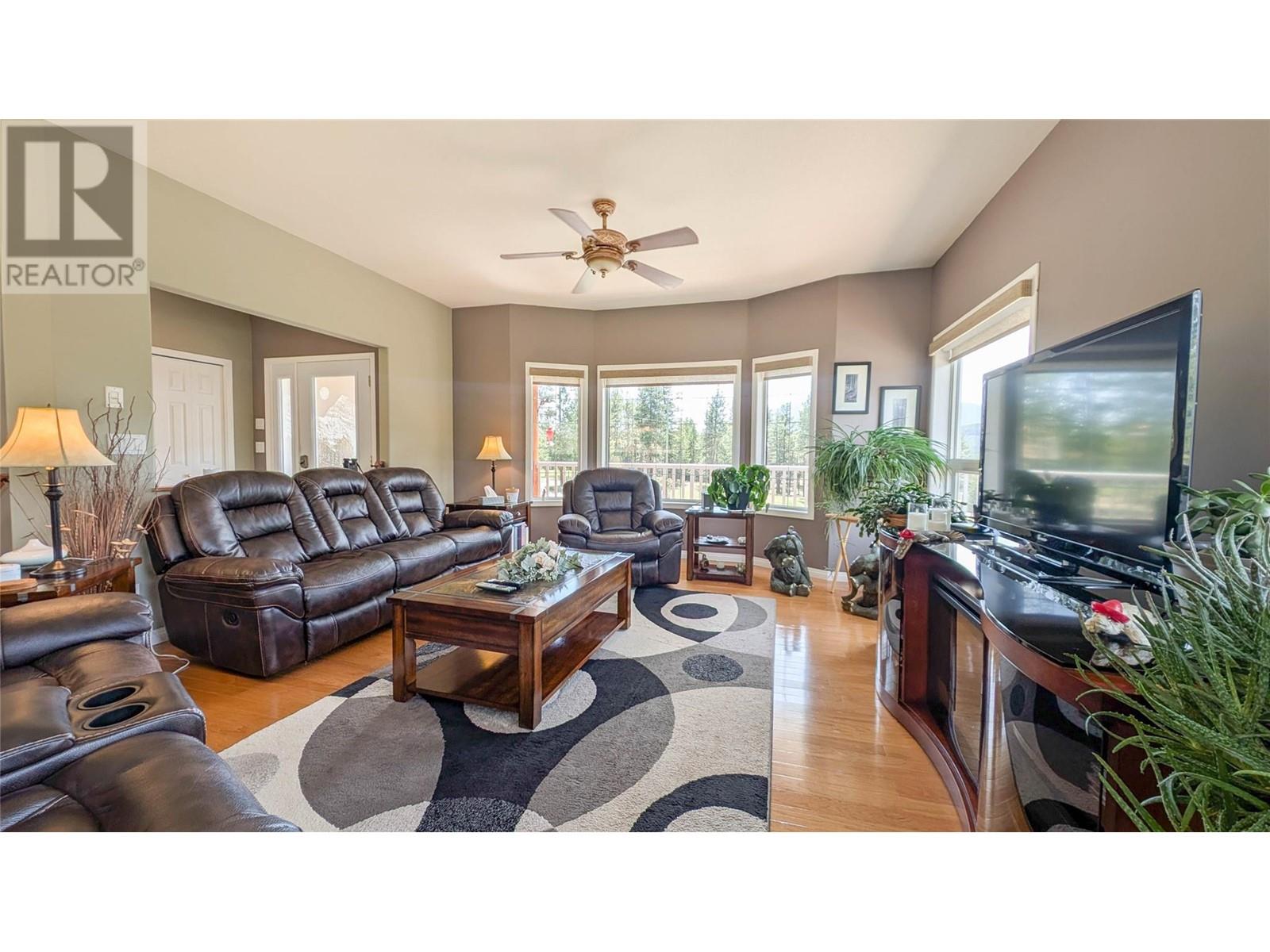 6182 HWY 3-93 Highway, Cranbrook