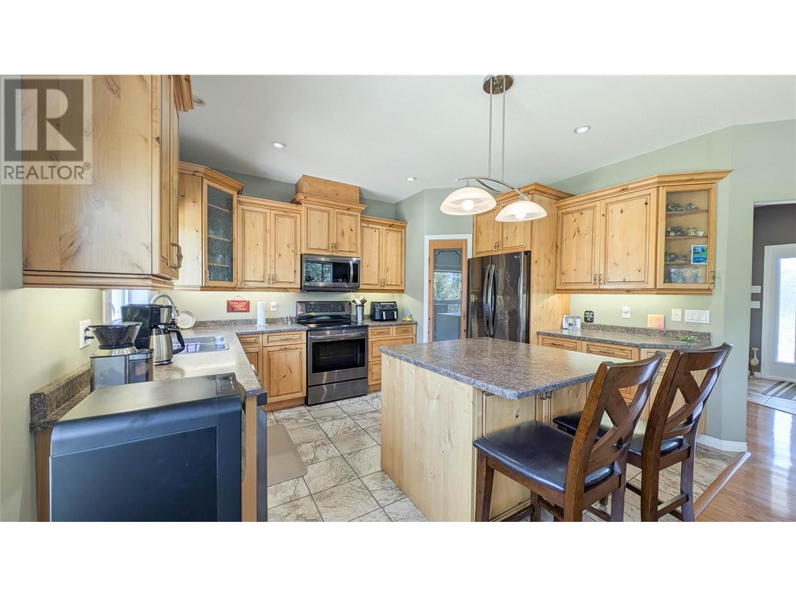 6182 HWY 3-93 Highway, Cranbrook