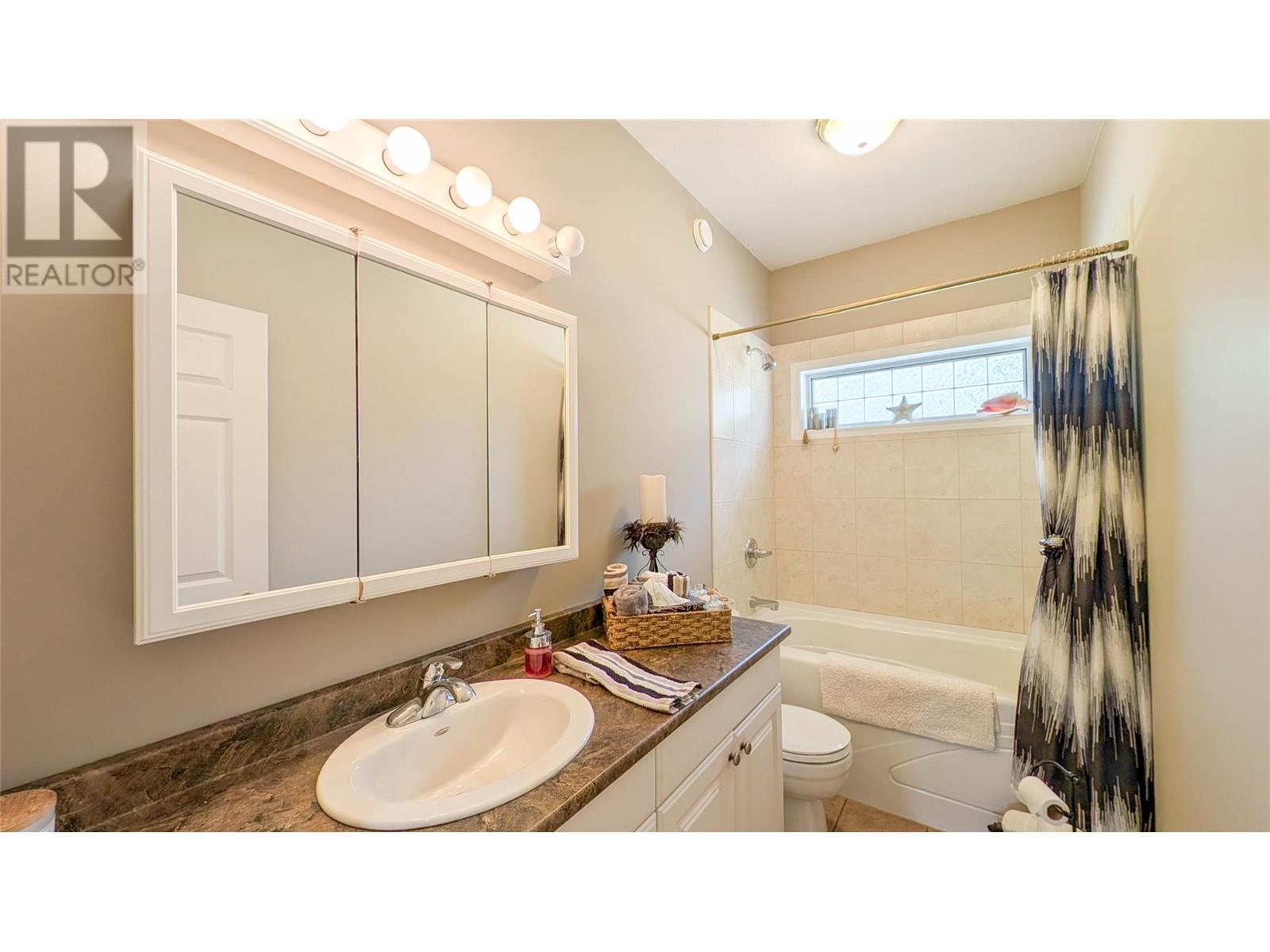 6182 HWY 3-93 Highway, Cranbrook