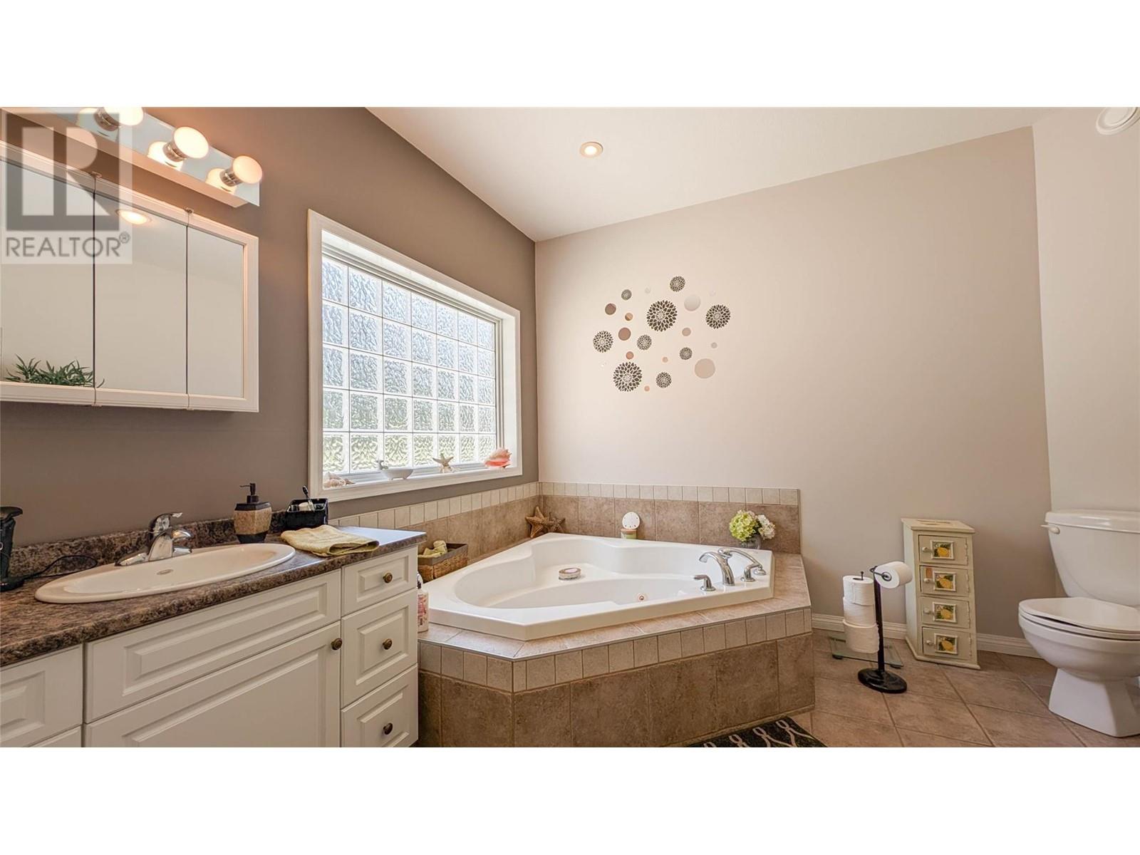 6182 HWY 3-93 Highway, Cranbrook