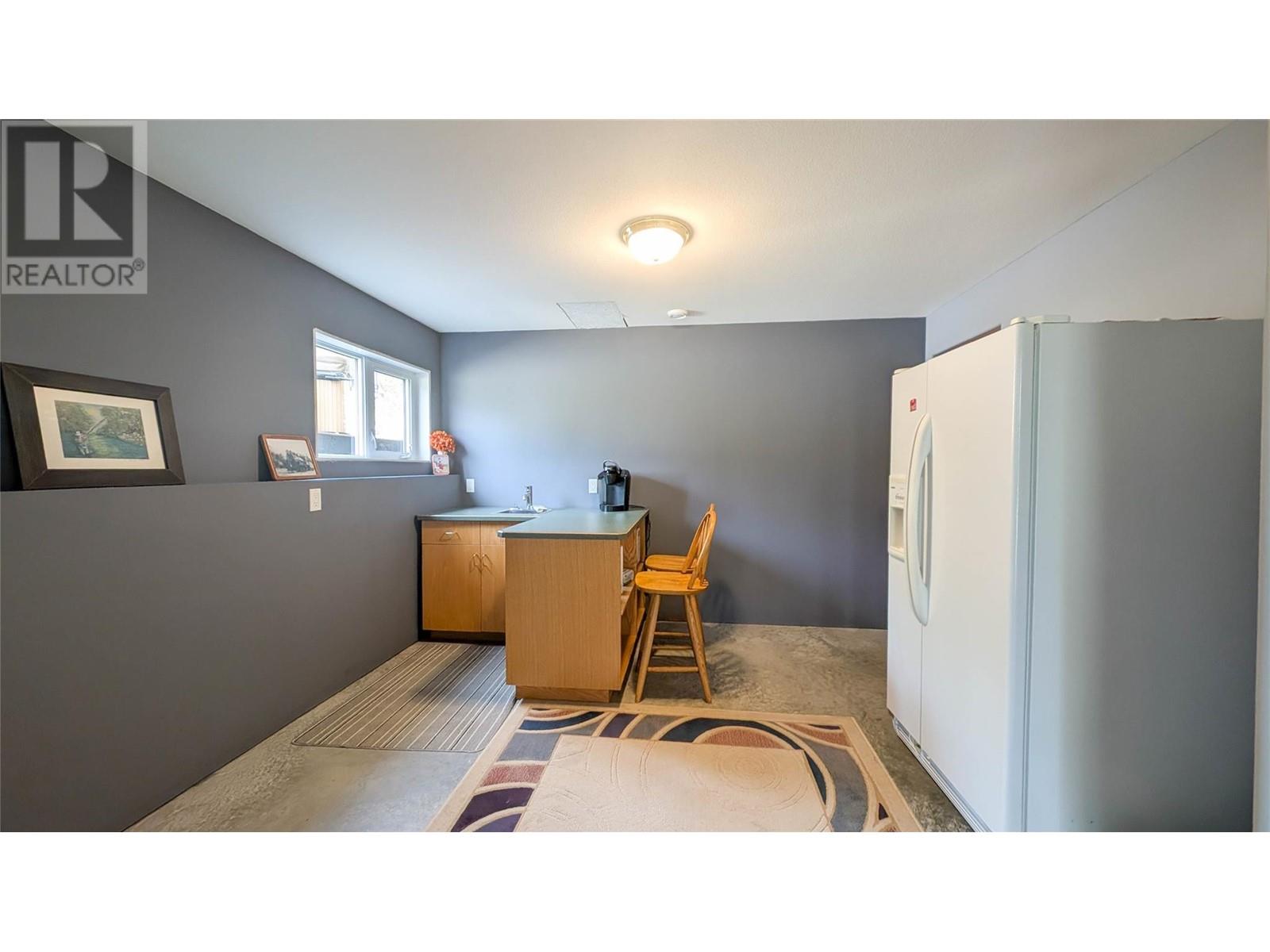 6182 HWY 3-93 Highway, Cranbrook