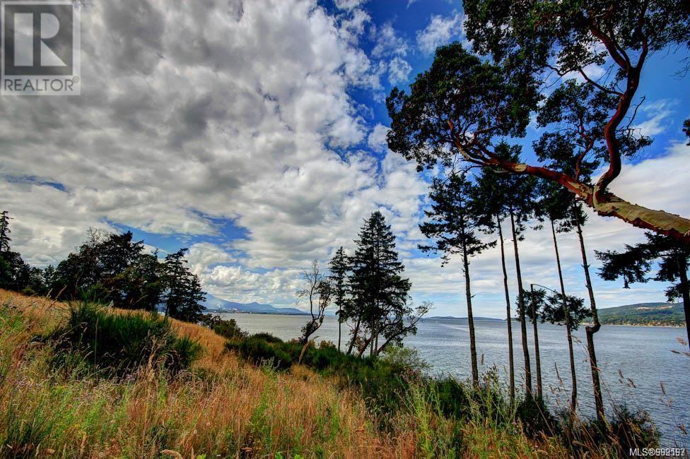  122 Narrows West Road, Salt Spring