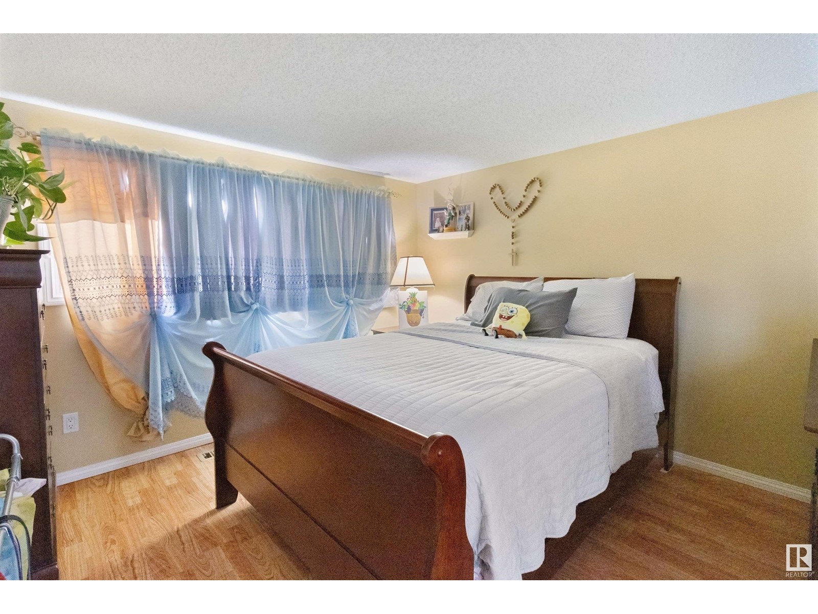 621 VILLAGE DR, Sherwood Park