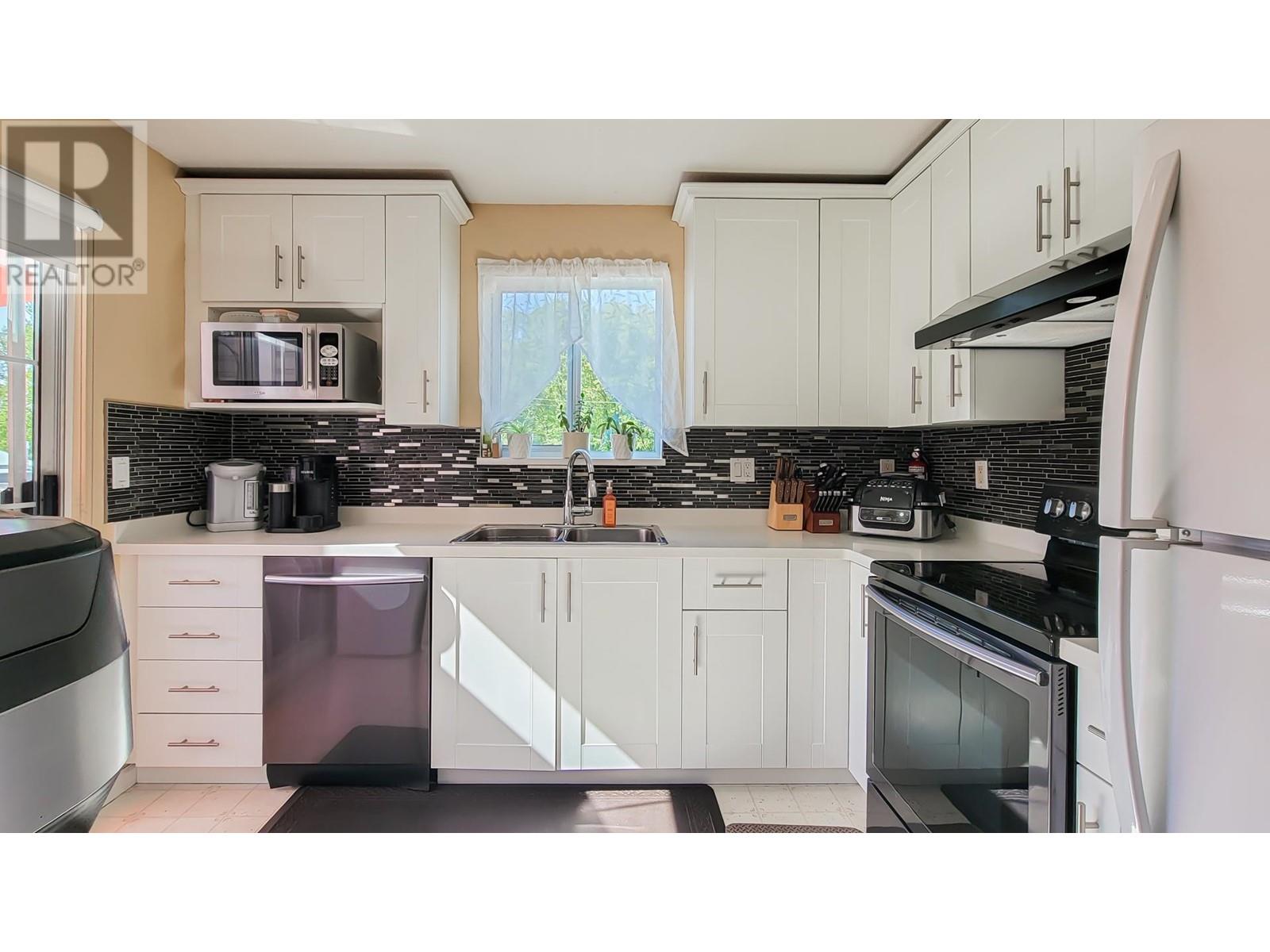 304 2678 DIXON STREET, Port Coquitlam real estate listing for sale