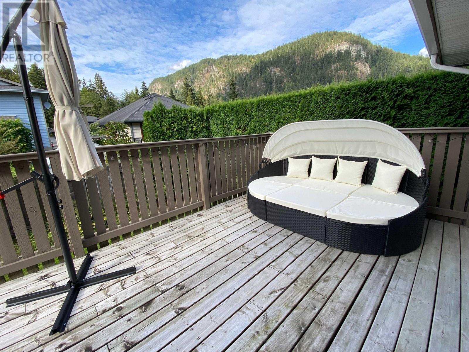 1650 MACDONALD PLACE, Squamish
