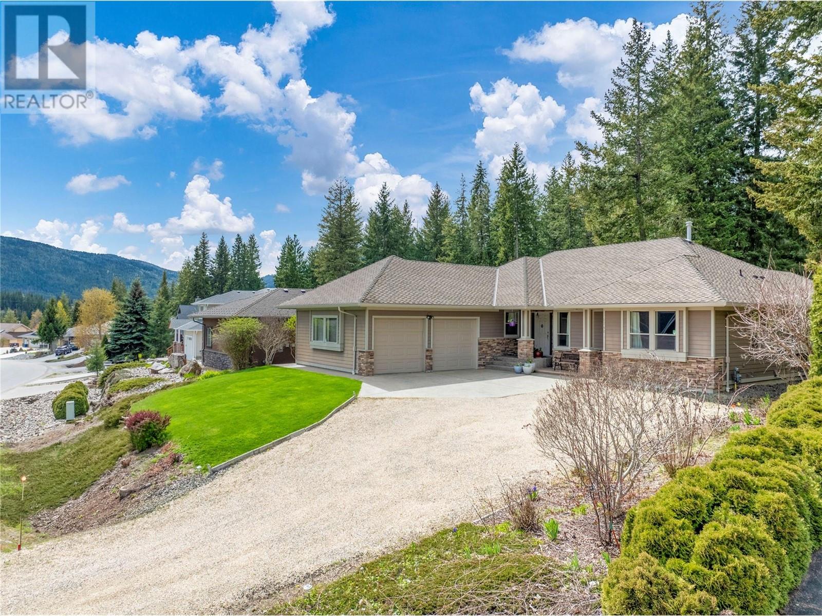 2742 Golf Course Drive, Blind Bay