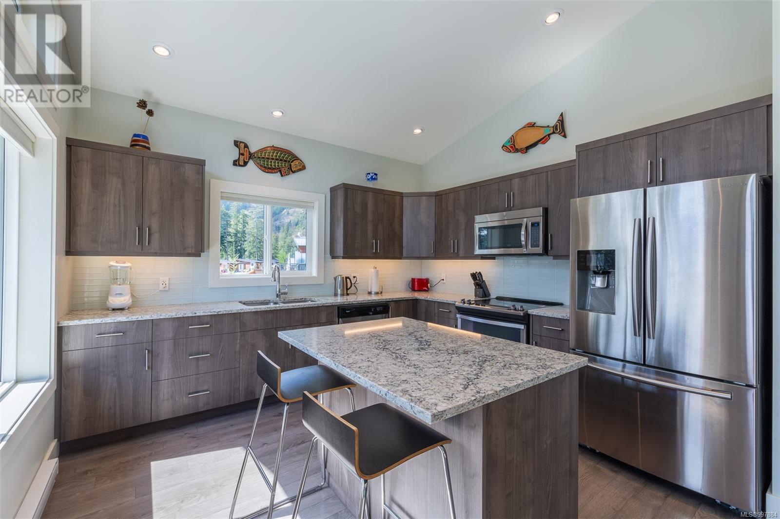 7420 Cottage Way, Lake Cowichan