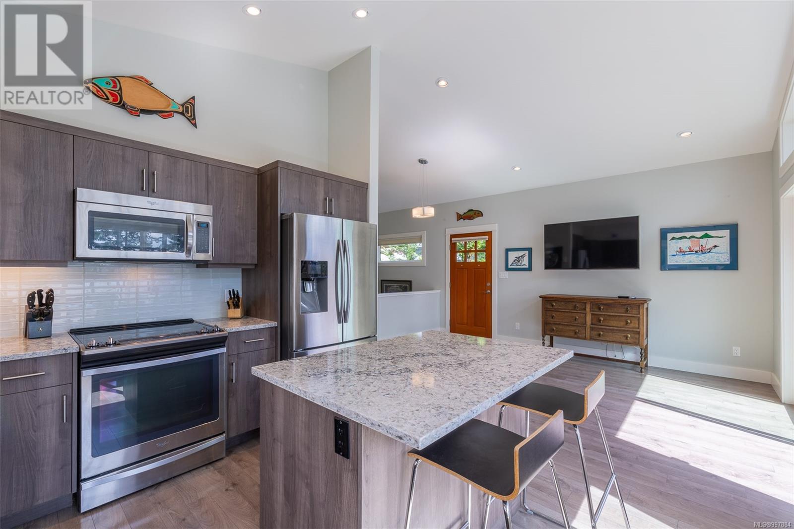 7420 Cottage Way, Lake Cowichan