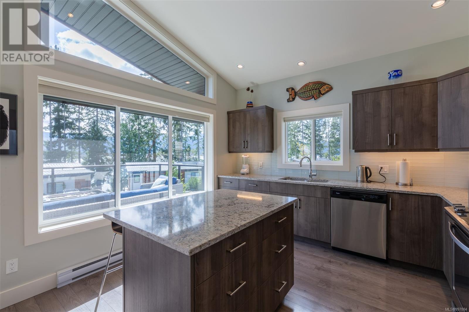 7420 Cottage Way, Lake Cowichan