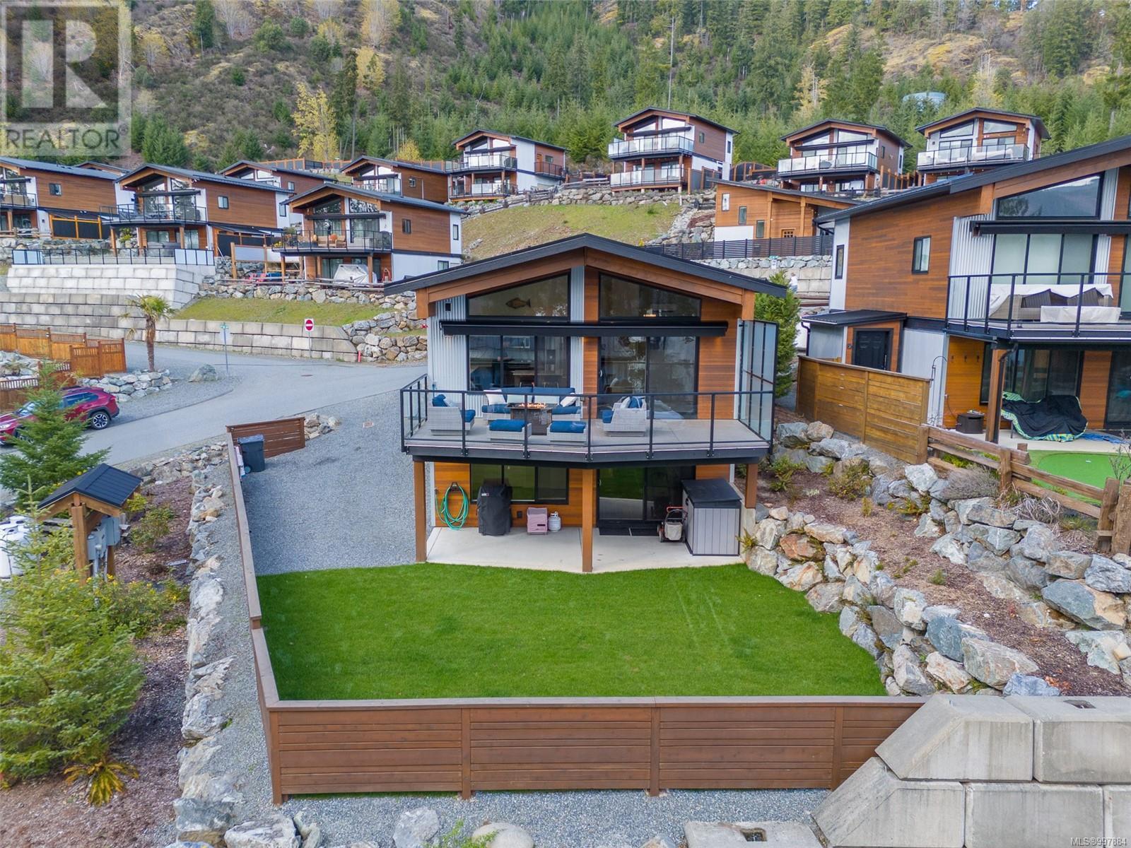 7420 Cottage Way, Lake Cowichan