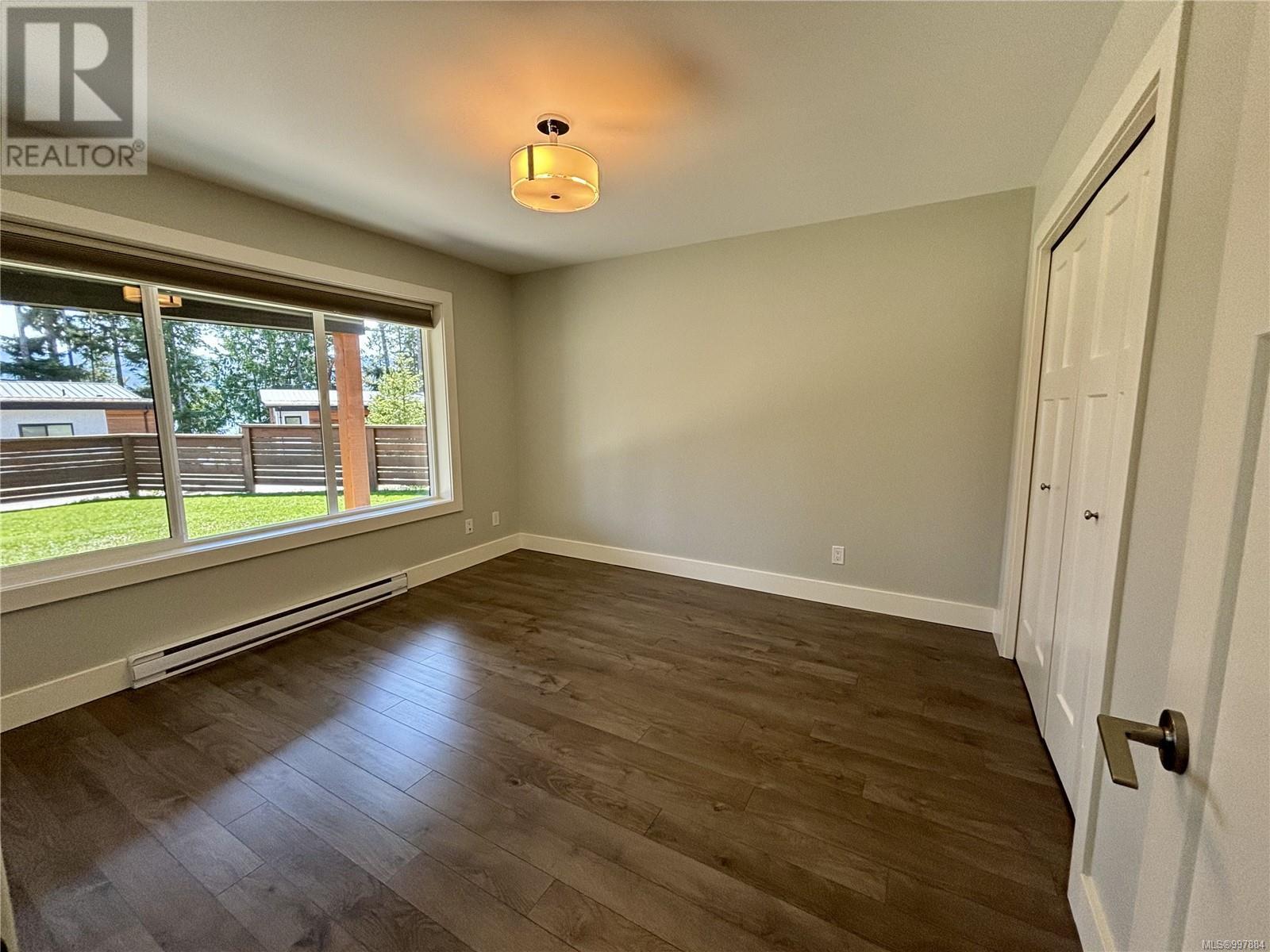 7420 Cottage Way, Lake Cowichan