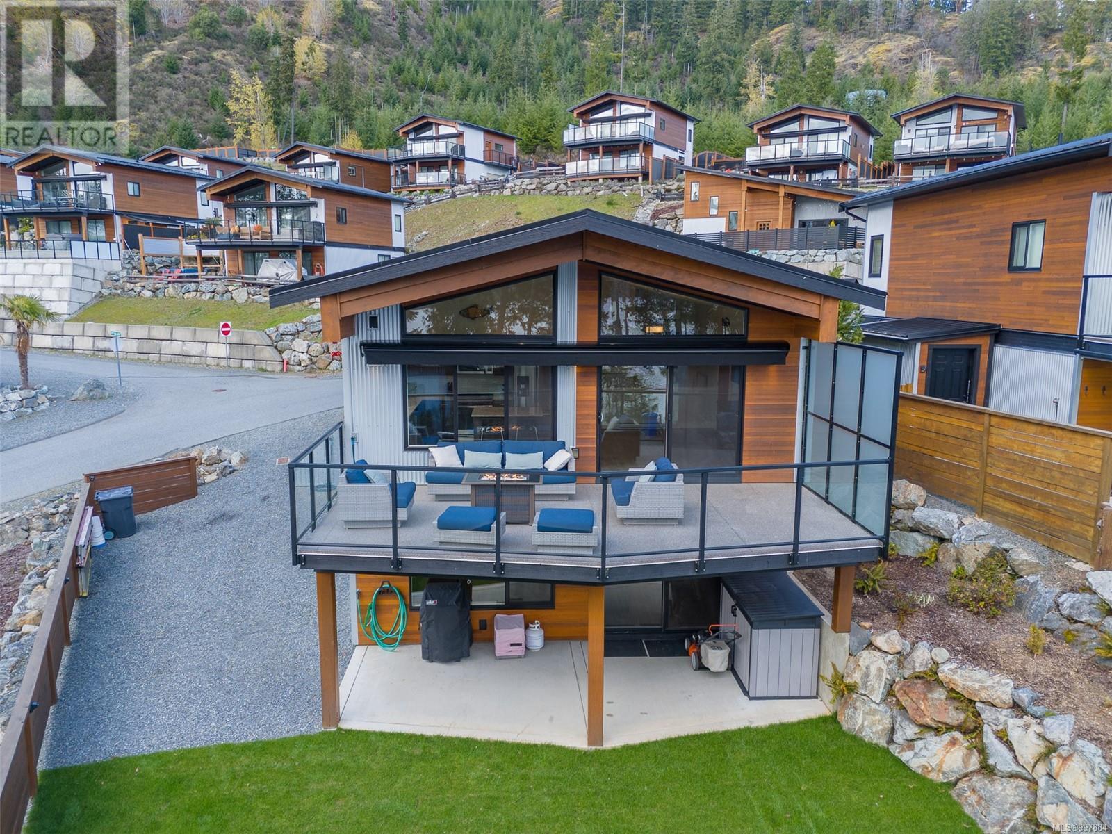 7420 Cottage Way, Lake Cowichan