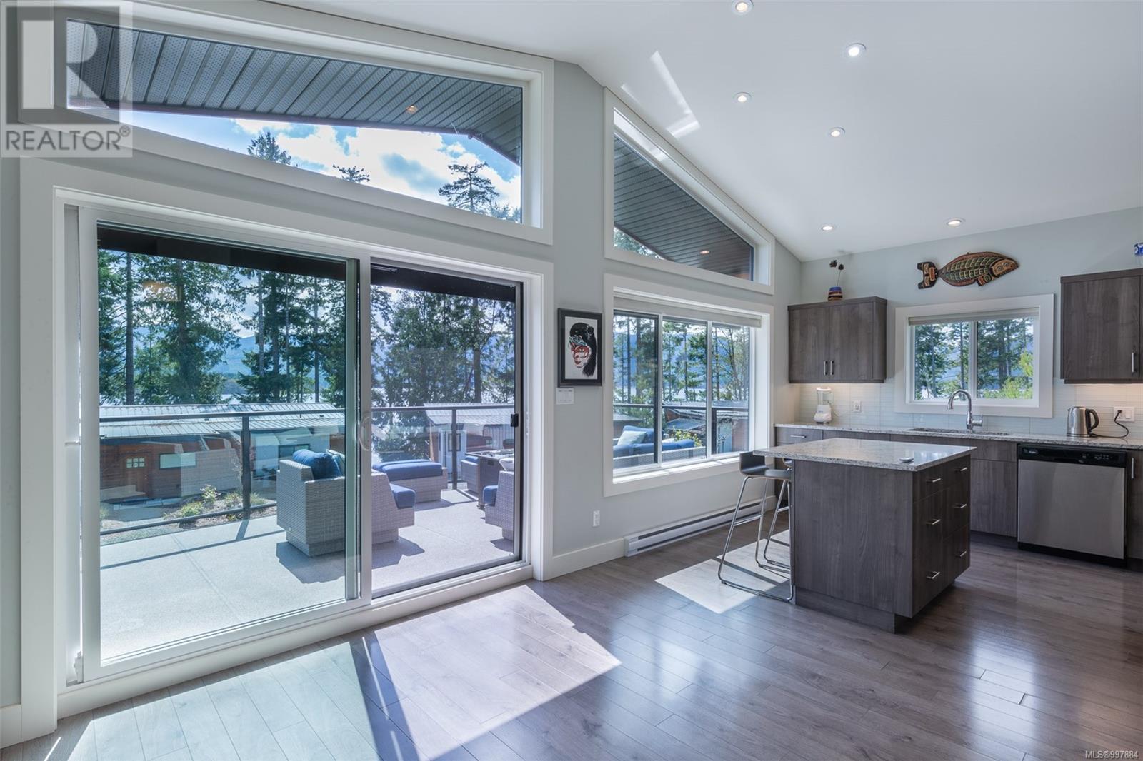 7420 Cottage Way, Lake Cowichan