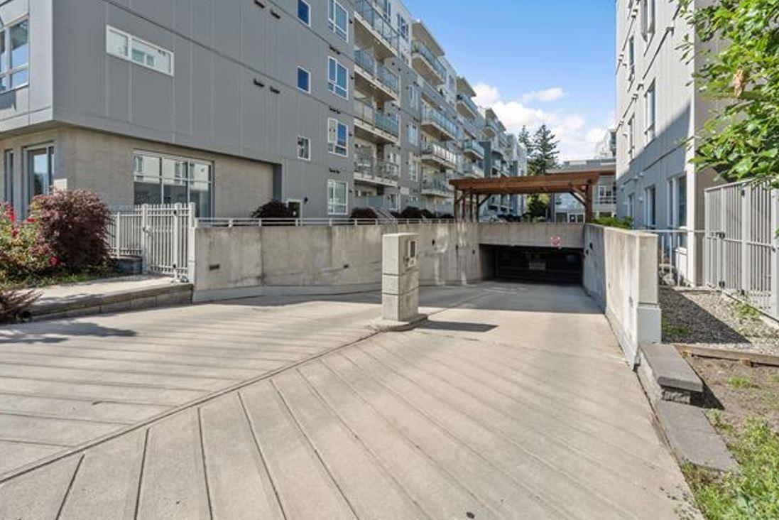 Photo 6 of 207 13963 105 Boulevard, Surrey BC