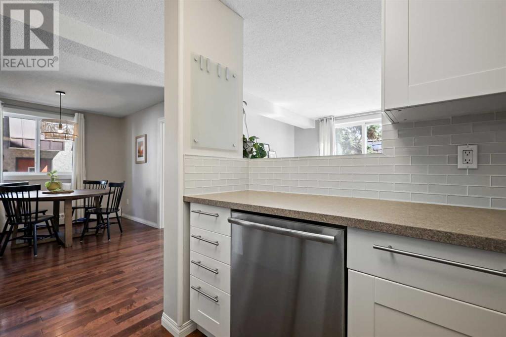 Single Family House for Sale in    Avenue SW Altadore Calgary 