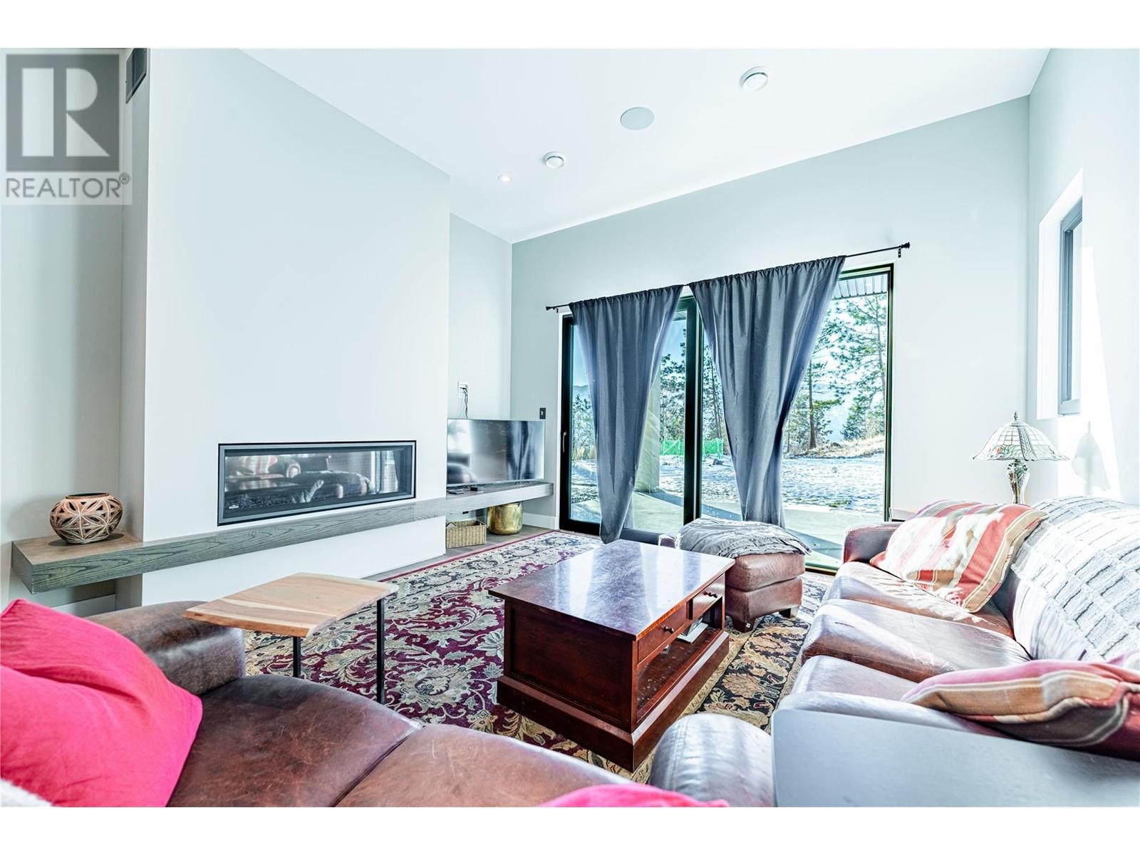  10138 Beacon Hill Drive, Lake Country