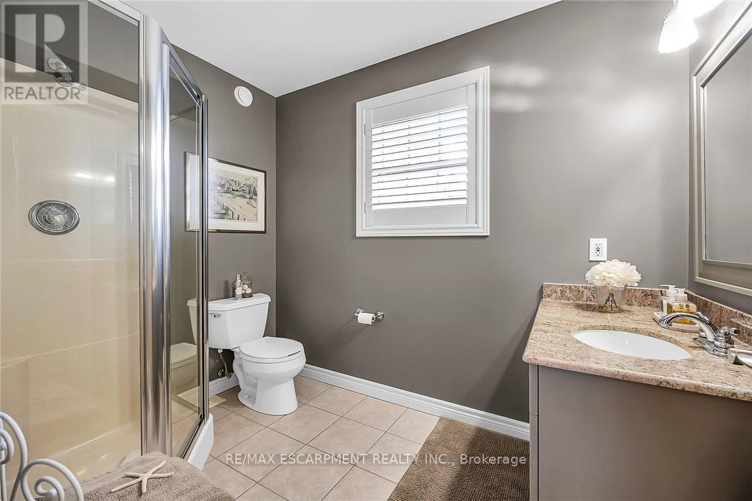 Photo 26 of 17 Angle Street, Norfolk ON